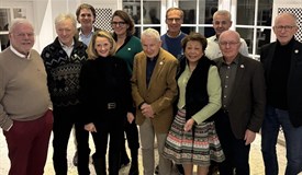 Governorin Linda Gebser (4.v.r.) mit den geehrten Mitgliedern.